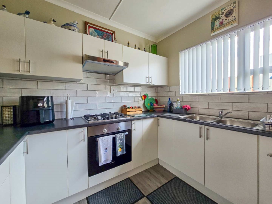 3 Bedroom Property for Sale in Stilbaai Wes Western Cape